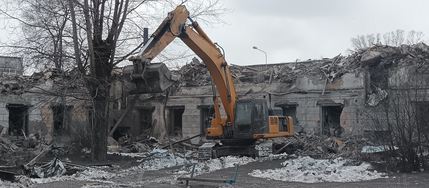 Демонтажные работы, услуги спецтехники в Кировской области