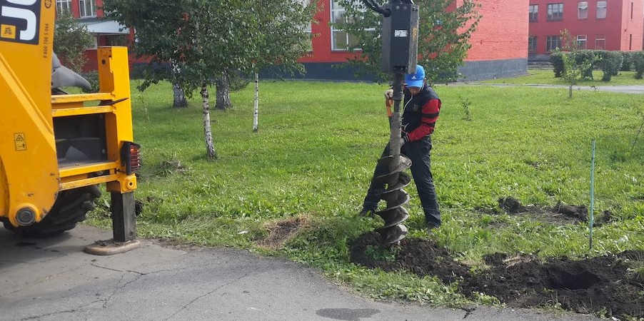 Услуги по бурению грунта под столбы и фундамент в Кировской области