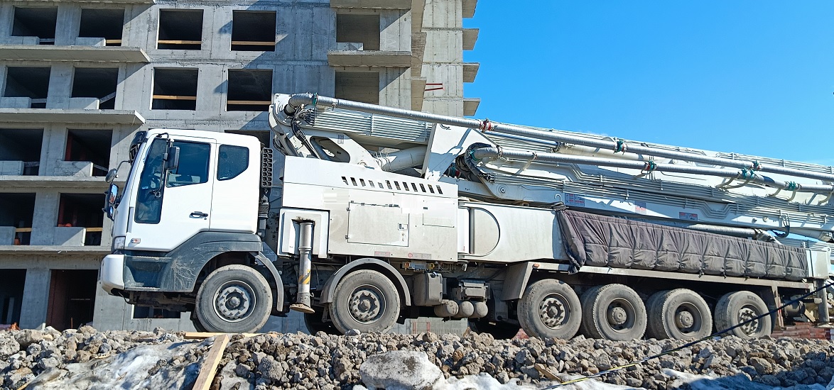 Услуги и заказ бетононасосов для заливки бетона в Кирсе